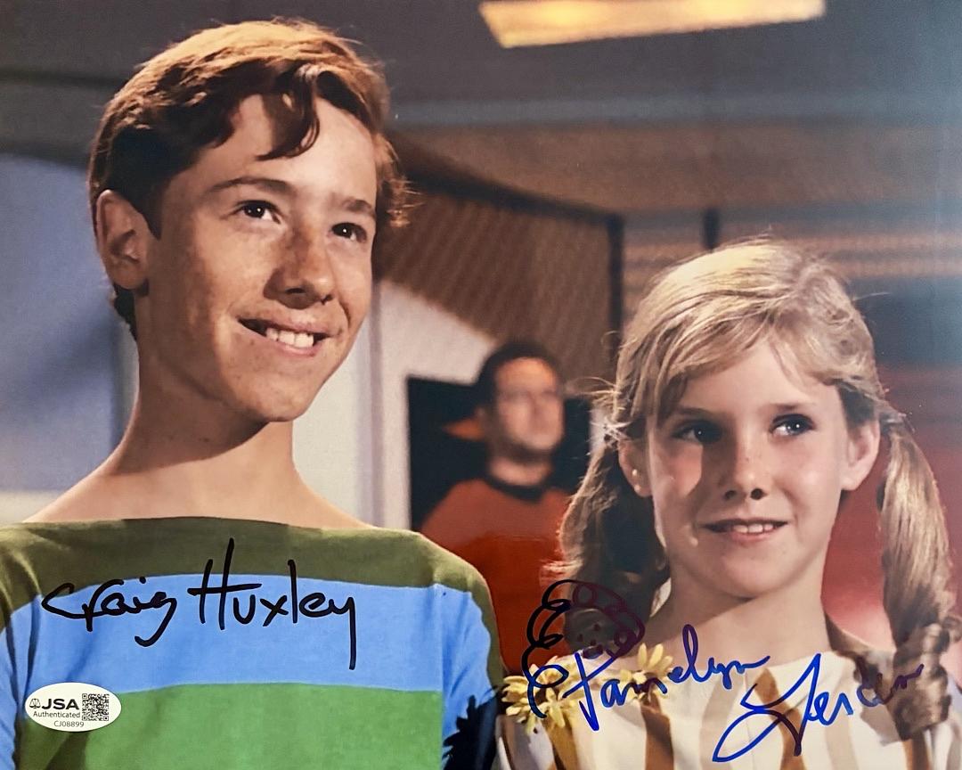 Pamelyn Ferdin & Craig Huxley signed 8x10 photo (Star Trek) - JSA COA